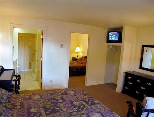 Continental Inn Cheboygan Εξωτερικό φωτογραφία
